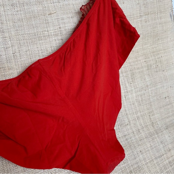 La Perla russet red scallops + mesh bra & panty set---- 36C & Medium - Picture 9 of 9